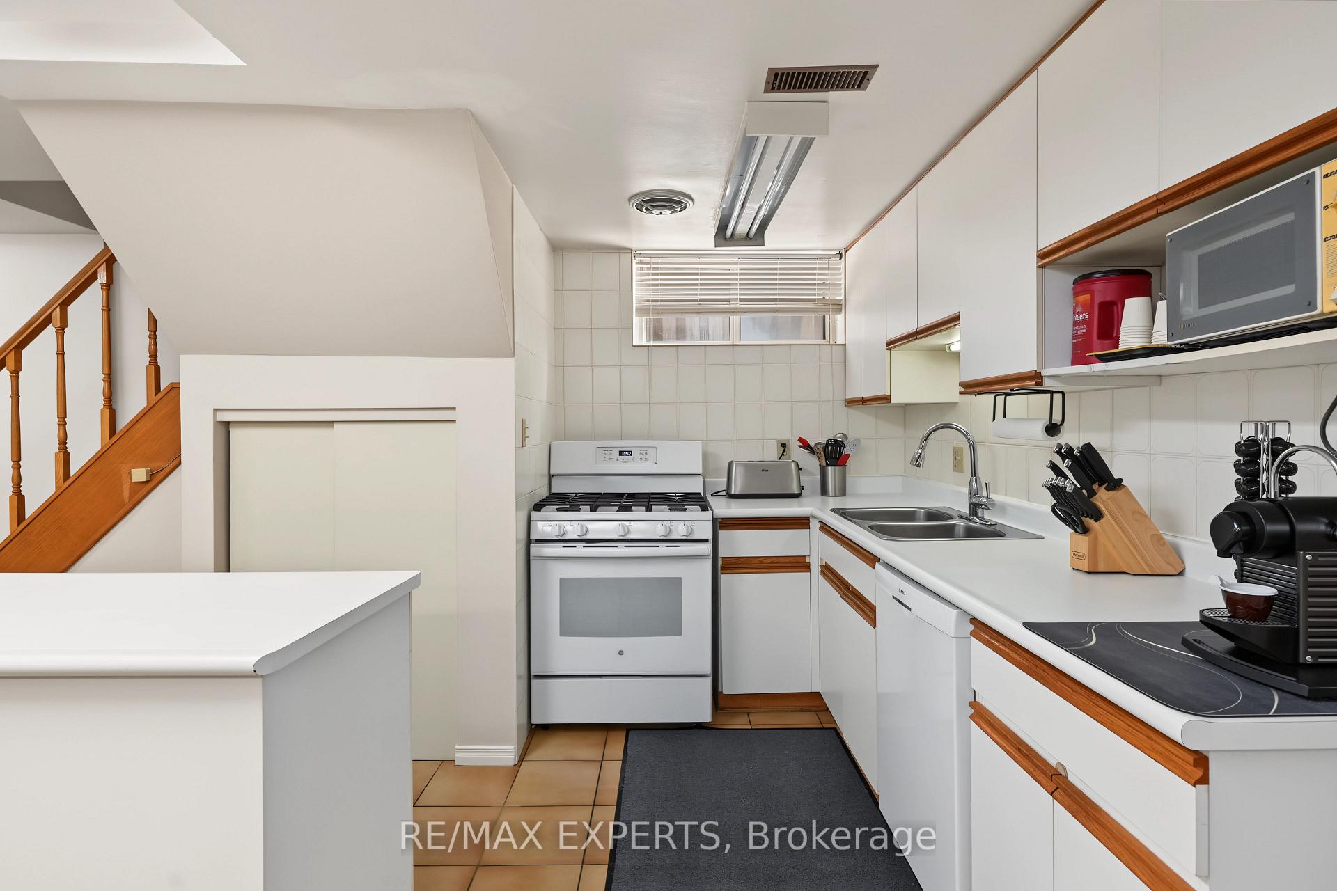 Photo 33 of 129 Sultana Avenue, Toronto, Englemount-Lawrence — HOMEH