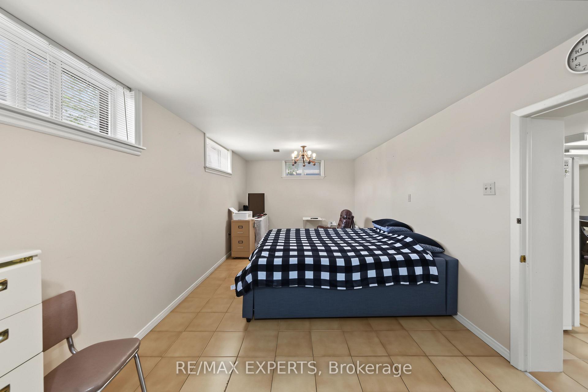 Photo 37 of 129 Sultana Avenue, Toronto, Englemount-Lawrence — HOMEH