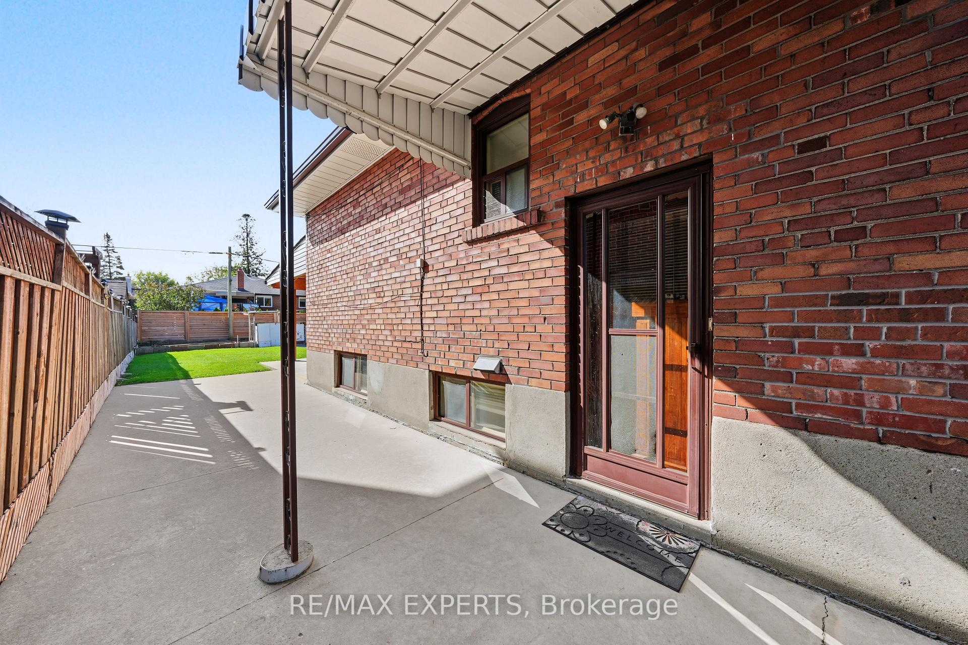 Photo 40 of 129 Sultana Avenue, Toronto, Englemount-Lawrence — HOMEH
