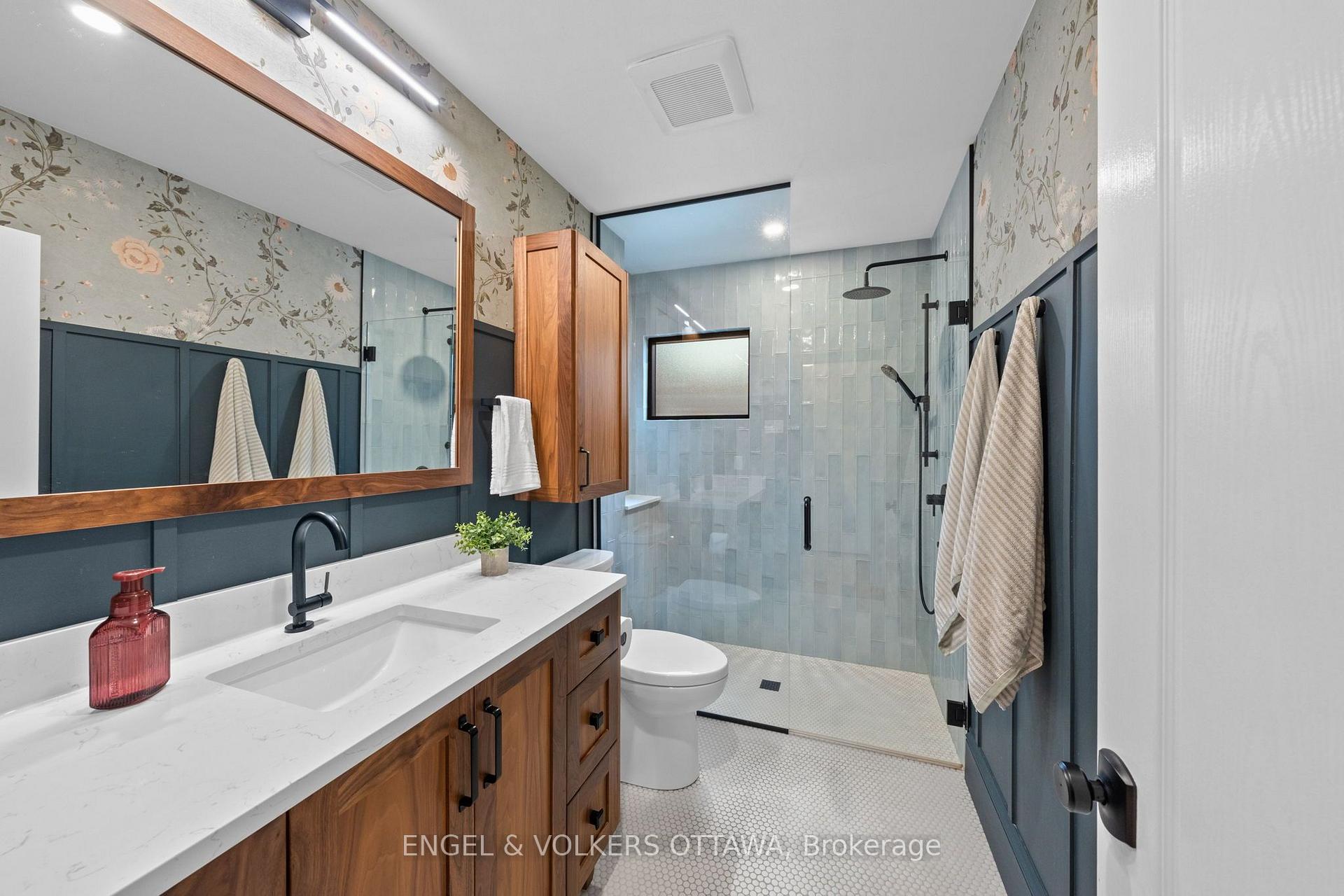 Photo 18 of 41 Ivy Crescent, Ottawa, Lindenlea — HOMEH