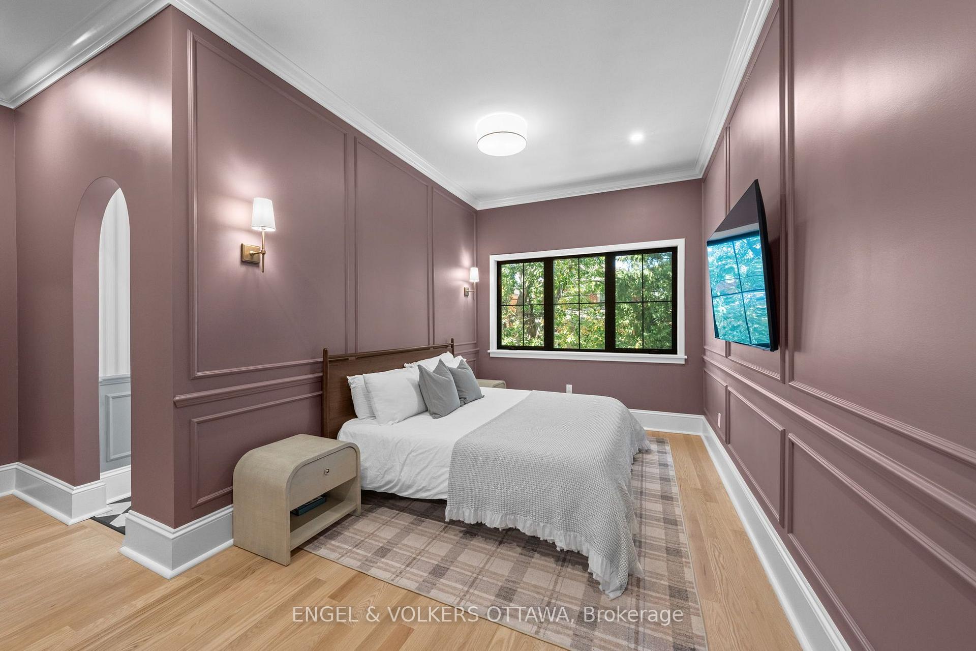 Photo 25 of 41 Ivy Crescent, Ottawa, Lindenlea — HOMEH