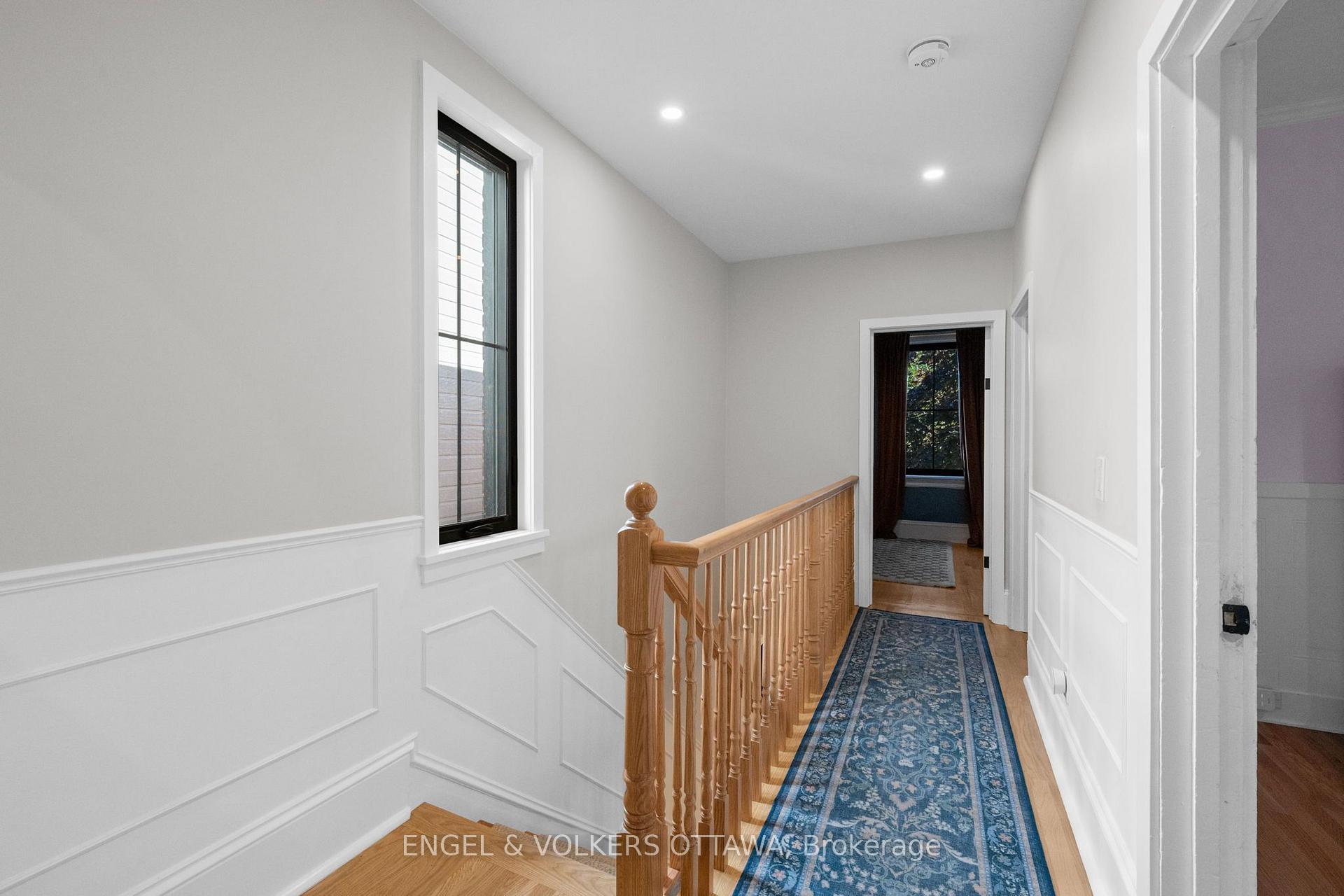 Photo 32 of 41 Ivy Crescent, Ottawa, Lindenlea — HOMEH
