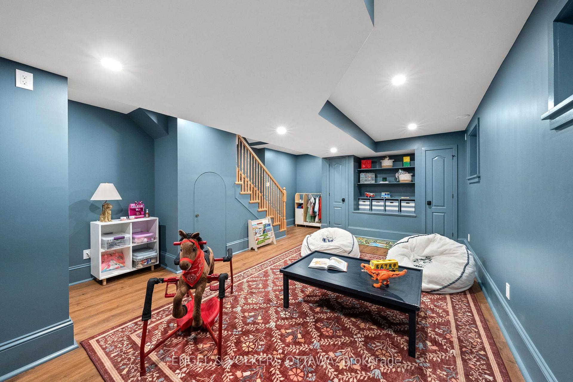 Photo 40 of 41 Ivy Crescent, Ottawa, Lindenlea — HOMEH