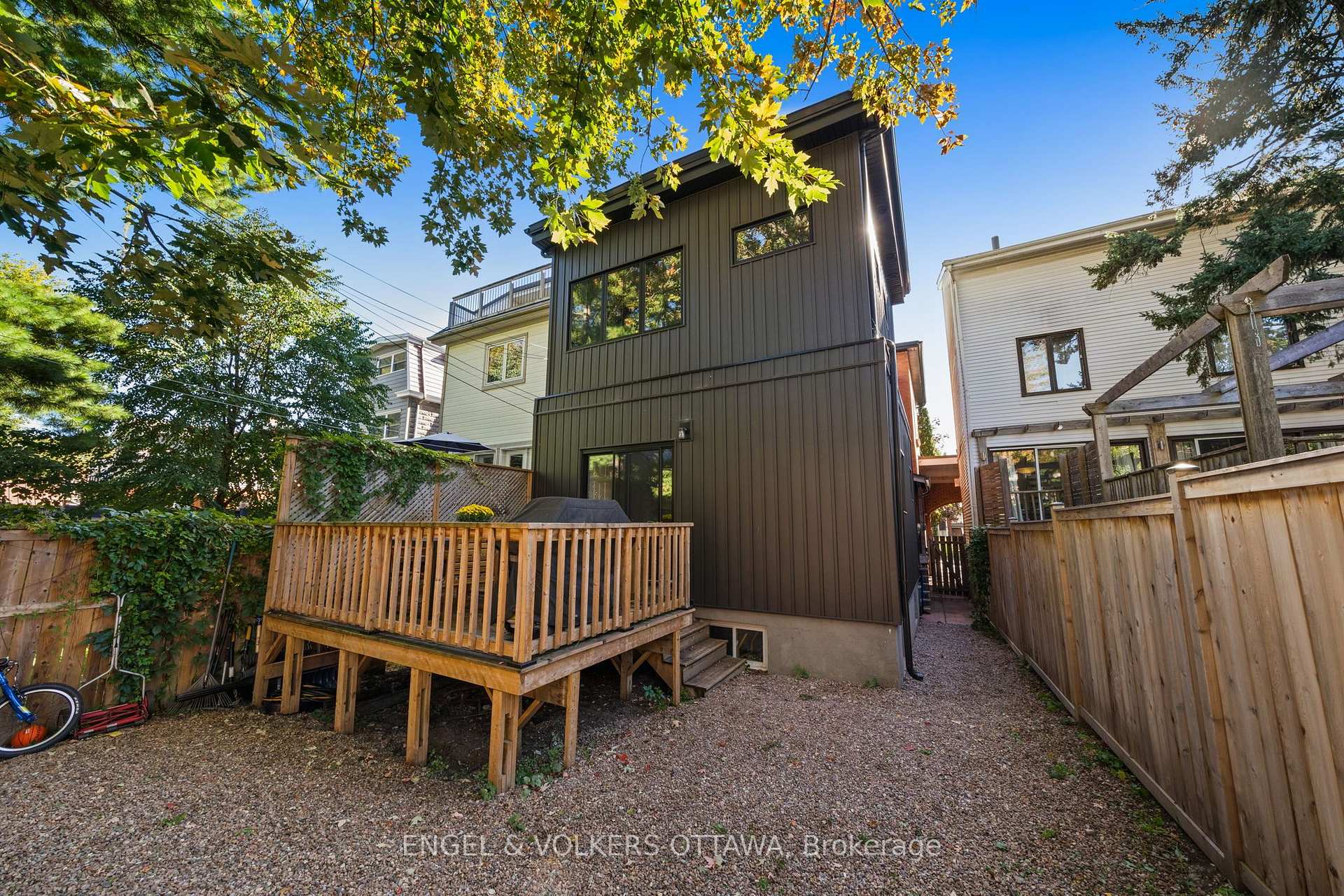 Photo 42 of 41 Ivy Crescent, Ottawa, Lindenlea — HOMEH