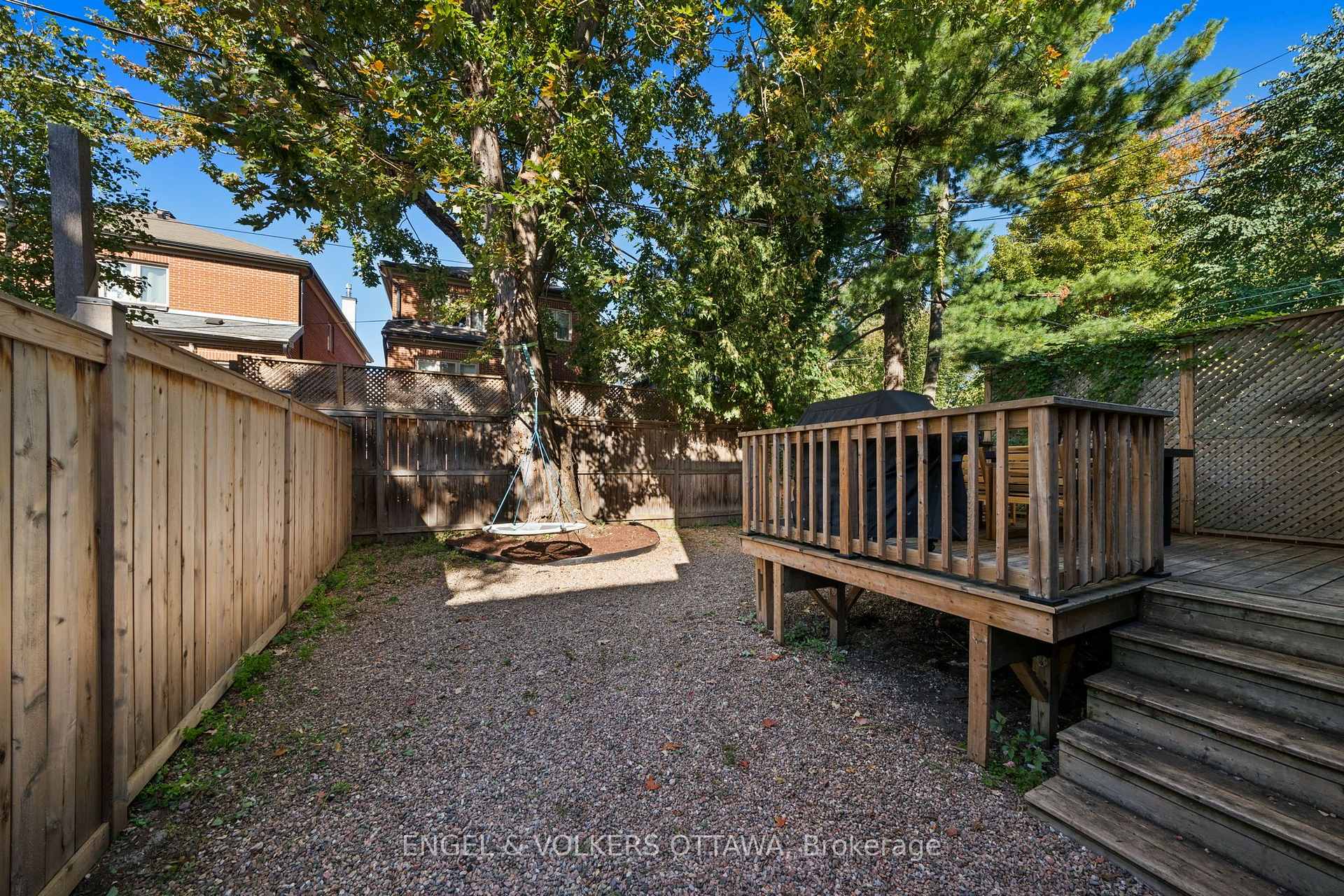 Photo 43 of 41 Ivy Crescent, Ottawa, Lindenlea — HOMEH