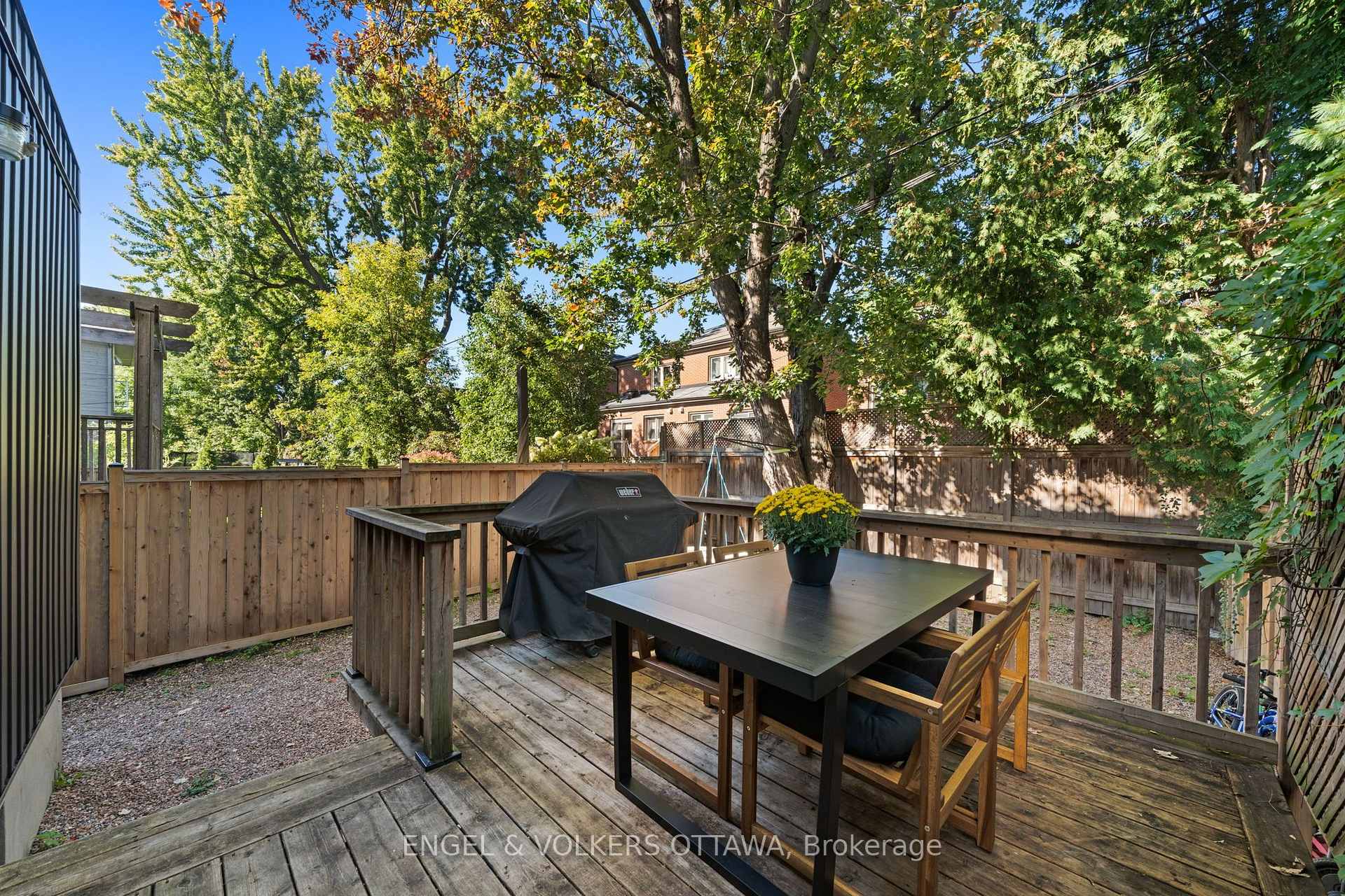 Photo 44 of 41 Ivy Crescent, Ottawa, Lindenlea — HOMEH