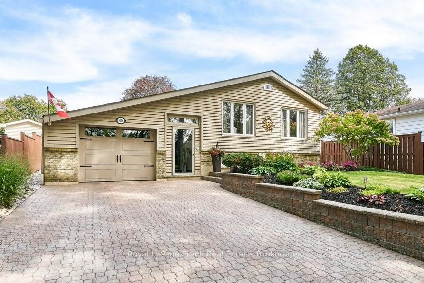Photo 6 of 1006 Cardinal Court, Oshawa, Eastdale — HOMEH