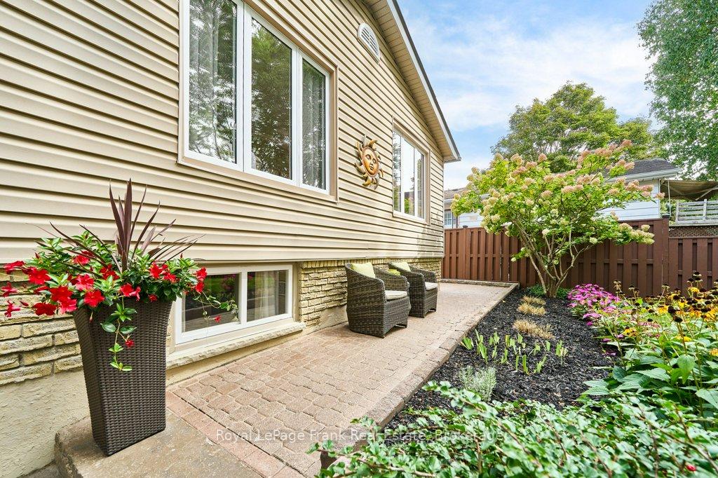 Photo 8 of 1006 Cardinal Court, Oshawa, Eastdale — HOMEH