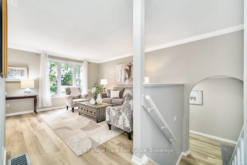 Photo 13 of 1006 Cardinal Court, Oshawa, Eastdale — HOMEH