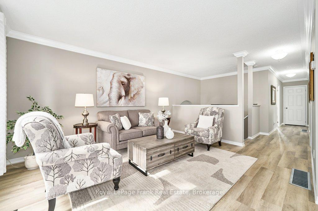 Photo 18 of 1006 Cardinal Court, Oshawa, Eastdale — HOMEH