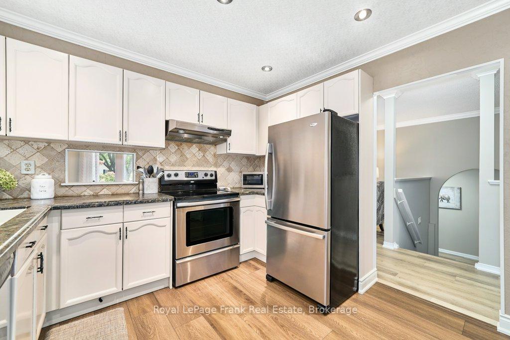 Photo 22 of 1006 Cardinal Court, Oshawa, Eastdale — HOMEH