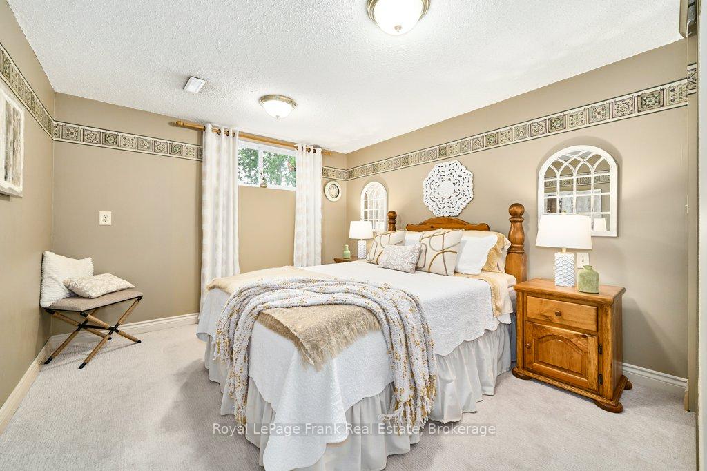 Photo 37 of 1006 Cardinal Court, Oshawa, Eastdale — HOMEH