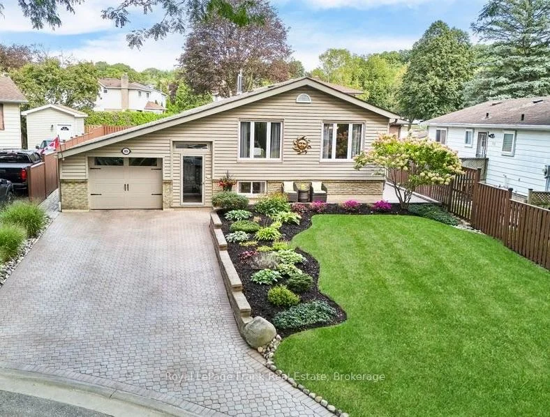 Photo 2 of 1006 Cardinal Court, Oshawa, Eastdale — HOMEH