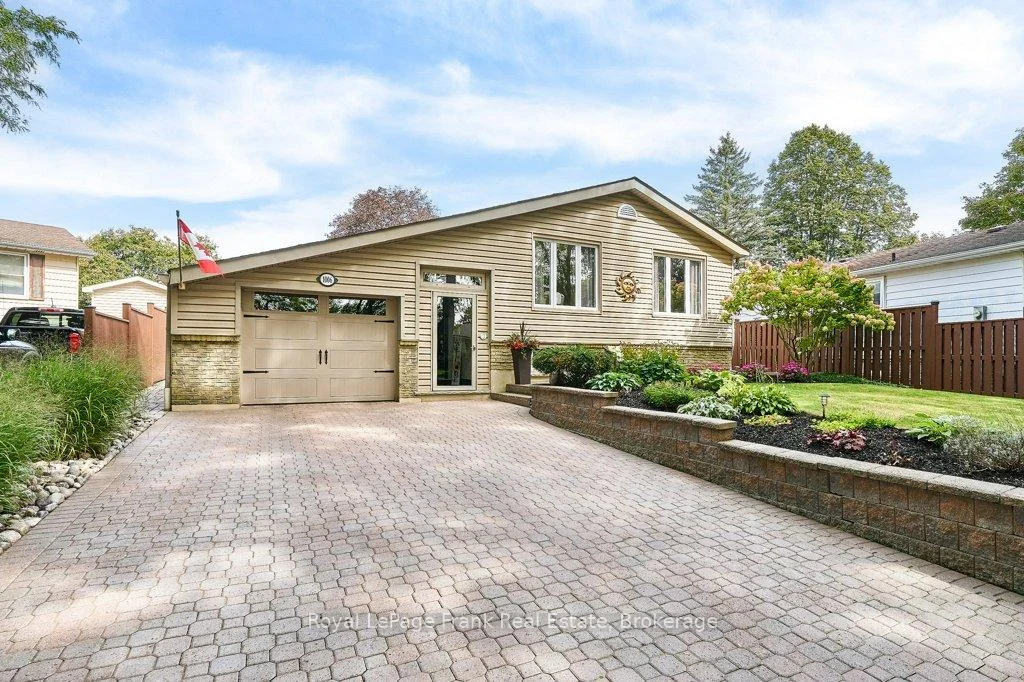Photo 11 of 1006 Cardinal Court, Oshawa, Eastdale — HOMEH