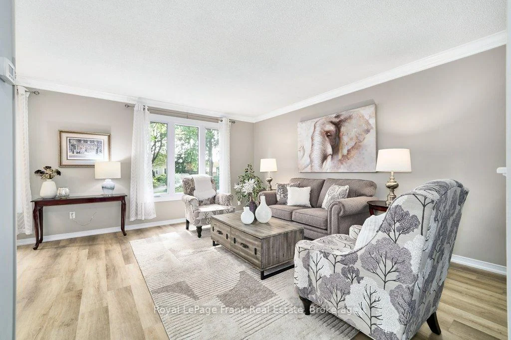 Photo 15 of 1006 Cardinal Court, Oshawa, Eastdale — HOMEH