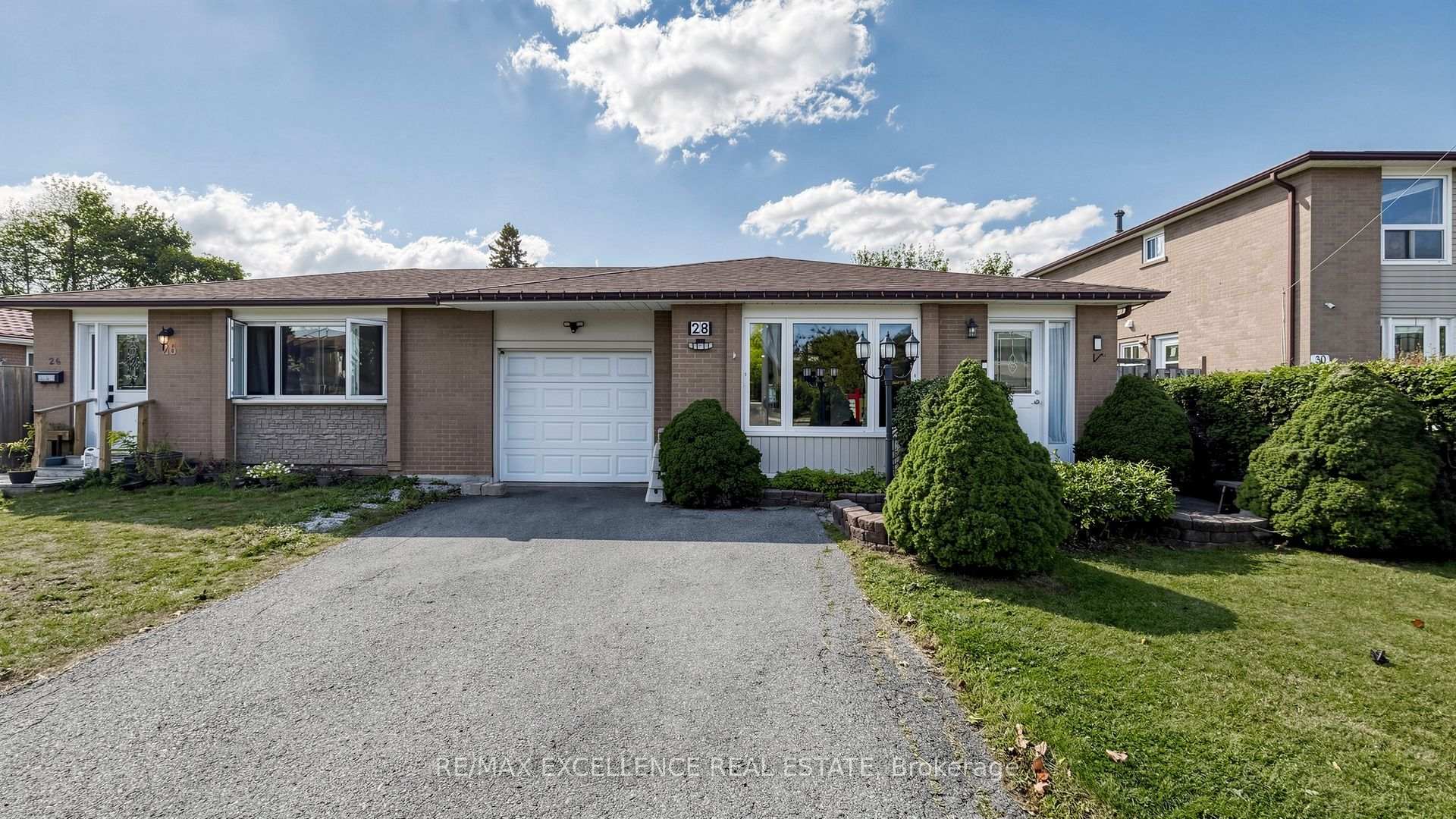 Photo 2 of 28 Glenvale Boulevard, Brampton, Northgate — HOMEH