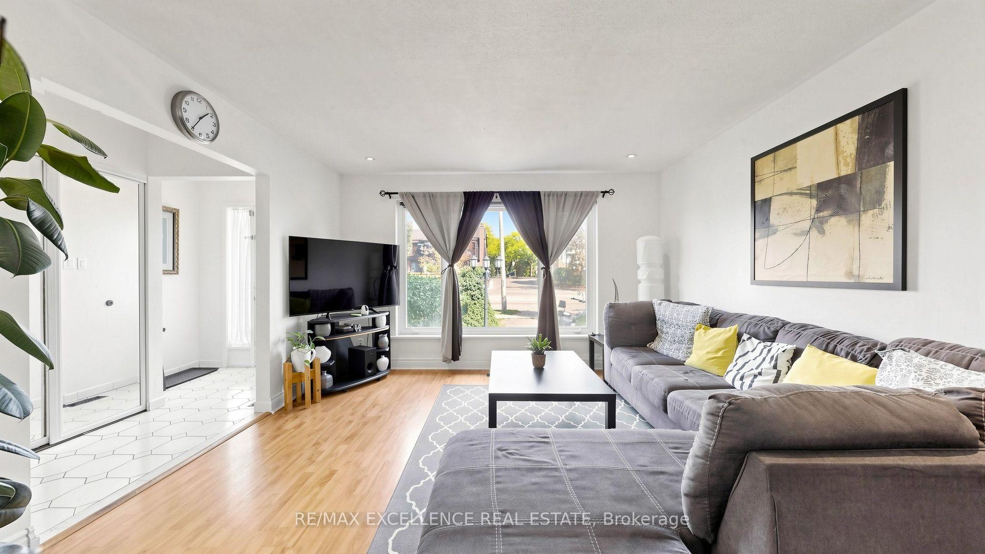 Photo 4 of 28 Glenvale Boulevard, Brampton, Northgate — HOMEH