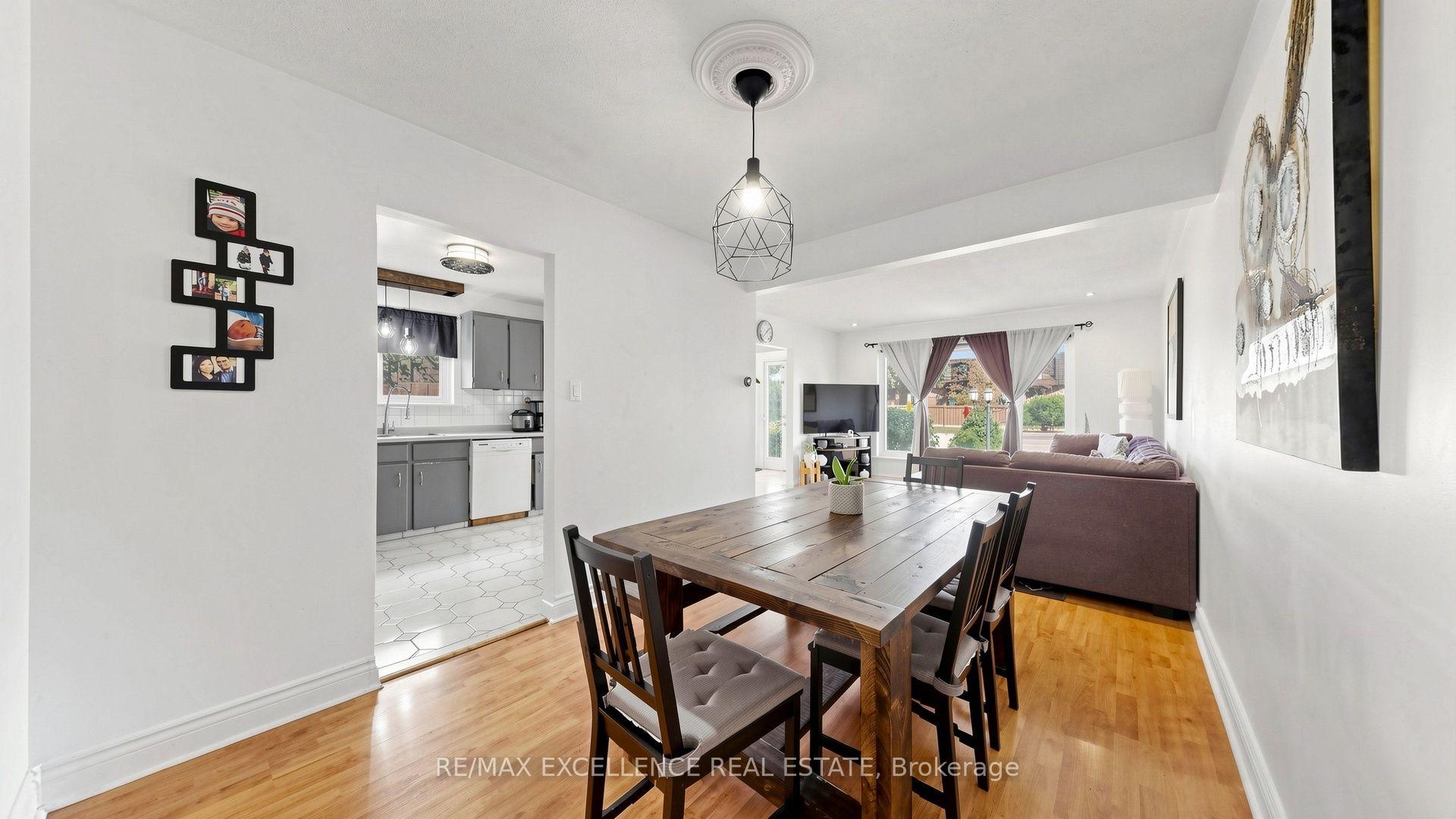 Photo 10 of 28 Glenvale Boulevard, Brampton, Northgate — HOMEH