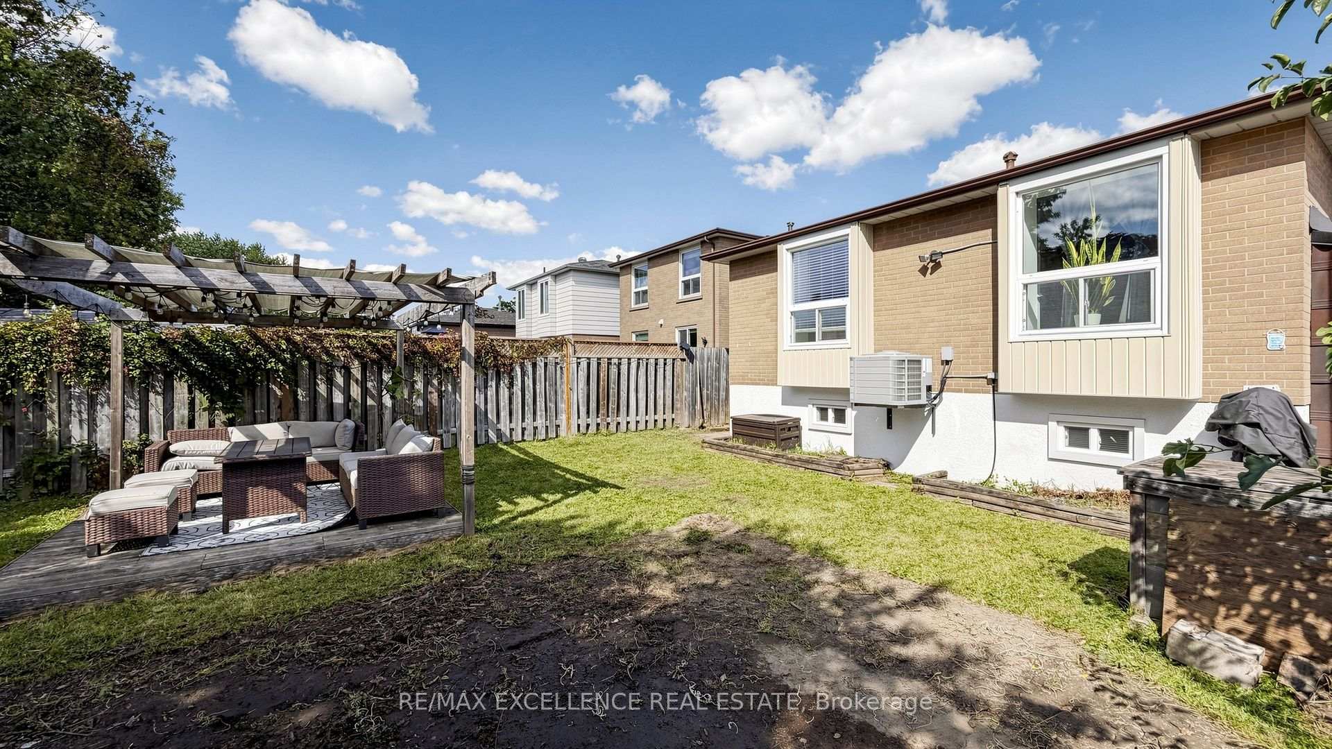 Photo 47 of 28 Glenvale Boulevard, Brampton, Northgate — HOMEH