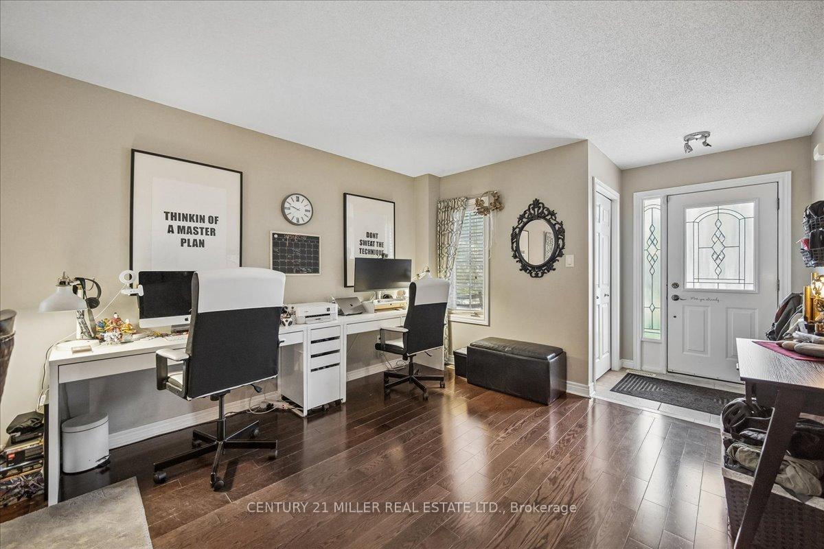Photo 5 of 2400 Sequoia Way, Oakville, Westmount — HOMEH