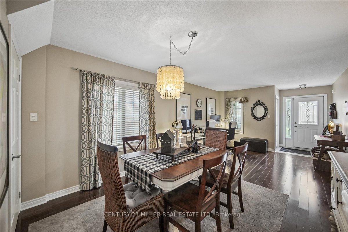Photo 7 of 2400 Sequoia Way, Oakville, Westmount — HOMEH