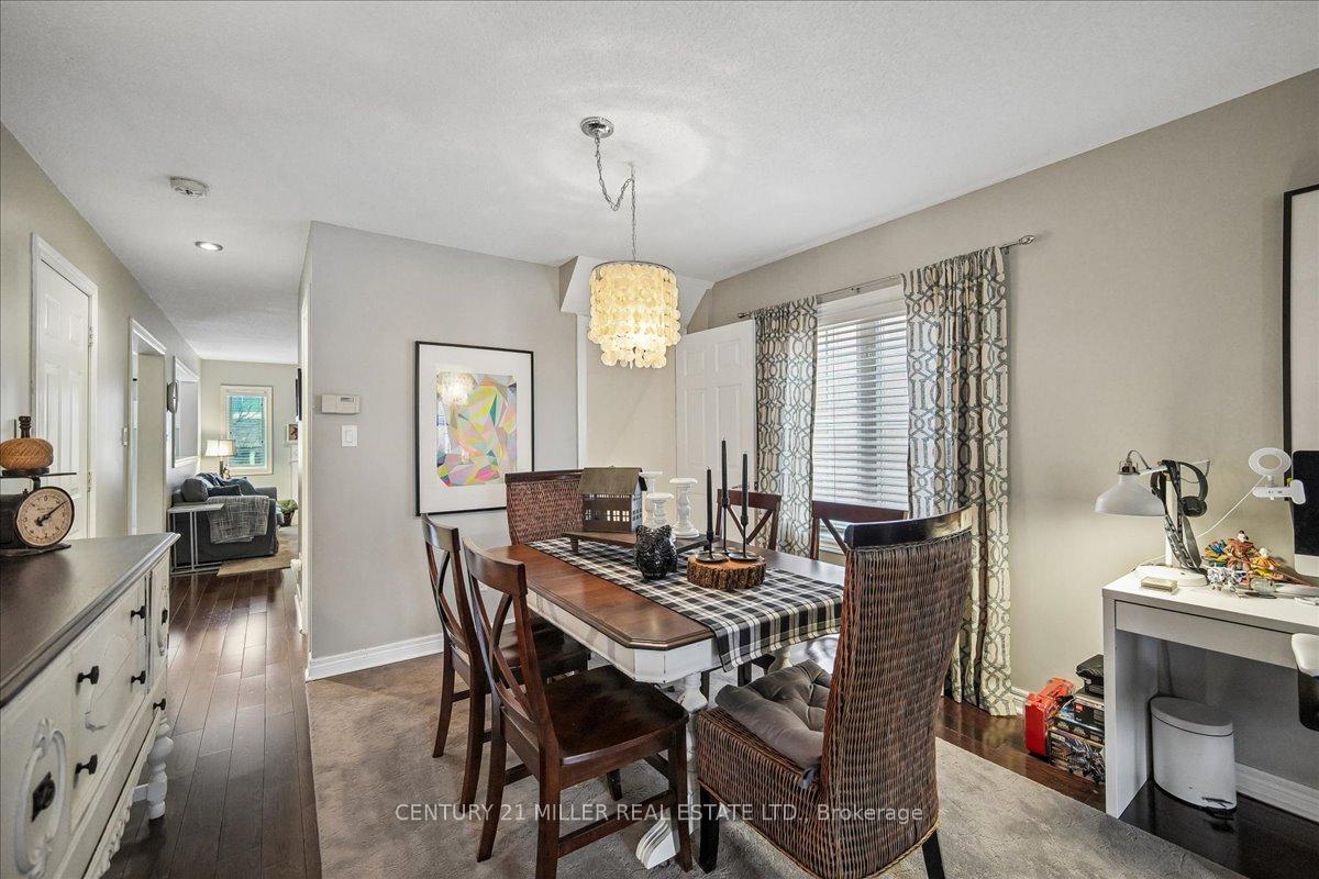 Photo 8 of 2400 Sequoia Way, Oakville, Westmount — HOMEH