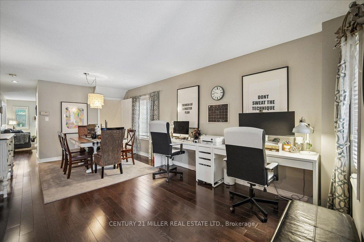 Photo 9 of 2400 Sequoia Way, Oakville, Westmount — HOMEH