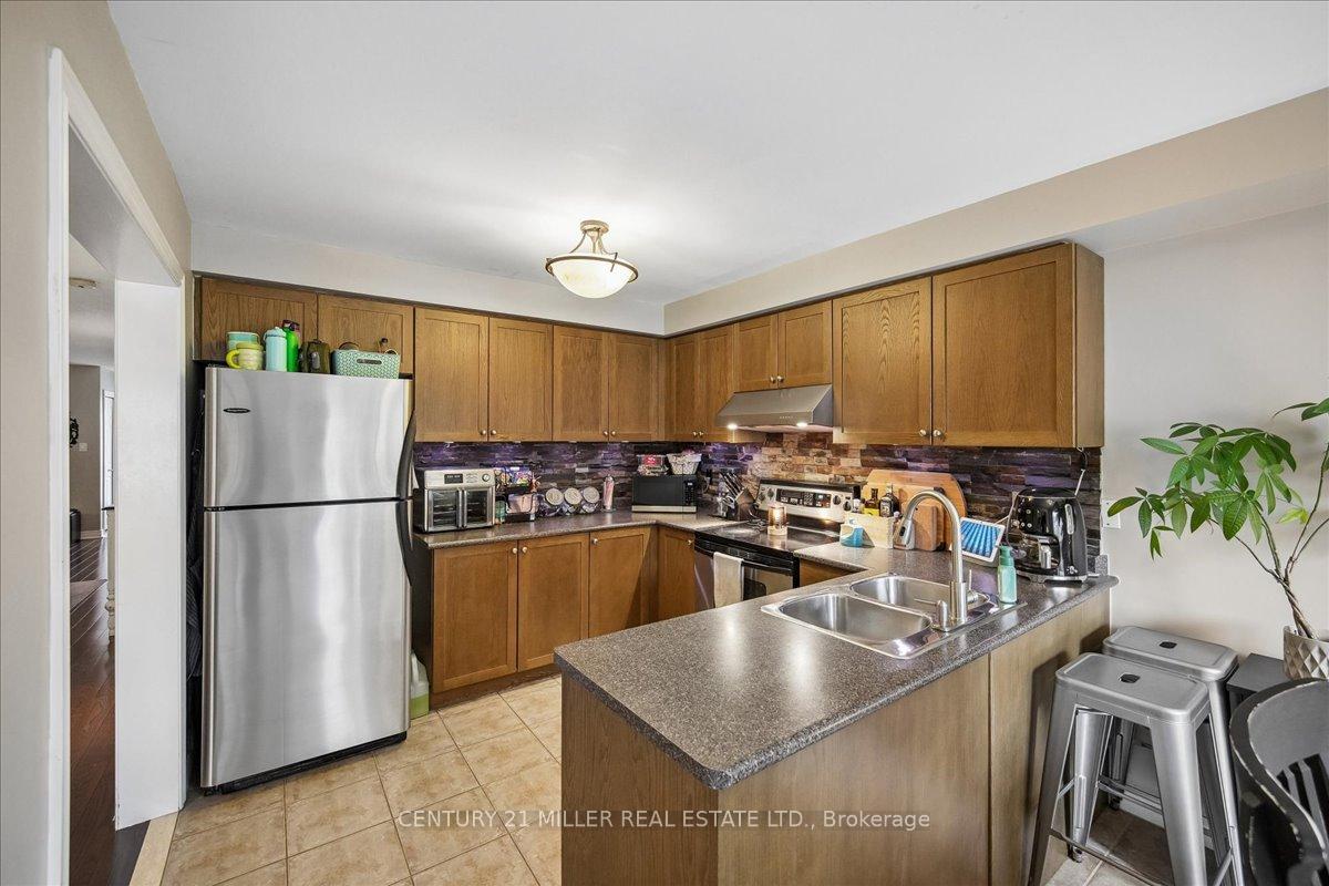 Photo 15 of 2400 Sequoia Way, Oakville, Westmount — HOMEH