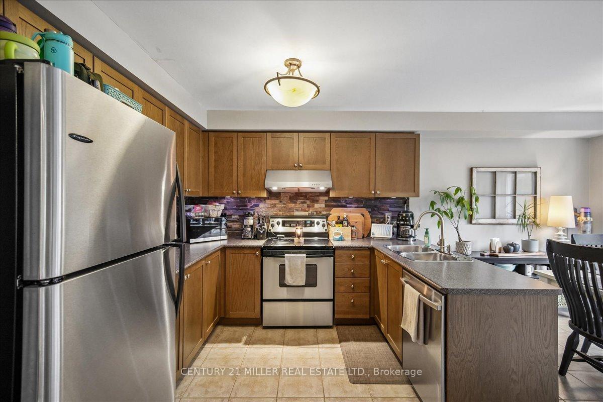 Photo 16 of 2400 Sequoia Way, Oakville, Westmount — HOMEH