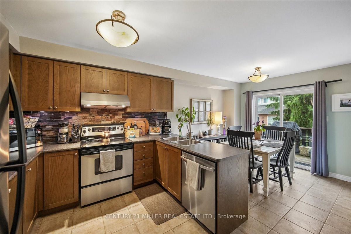 Photo 17 of 2400 Sequoia Way, Oakville, Westmount — HOMEH