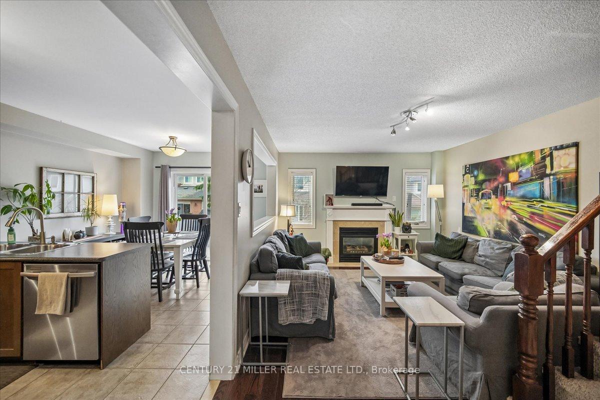 Photo 18 of 2400 Sequoia Way, Oakville, Westmount — HOMEH