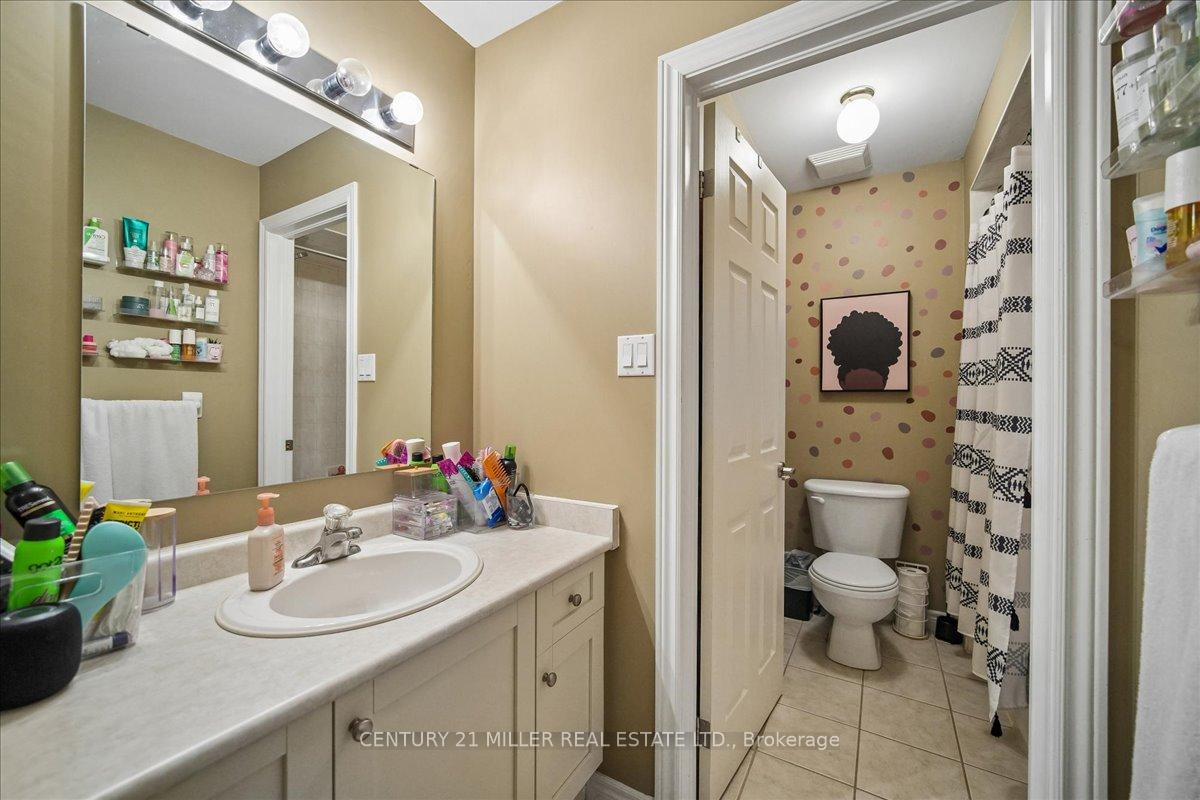 Photo 23 of 2400 Sequoia Way, Oakville, Westmount — HOMEH
