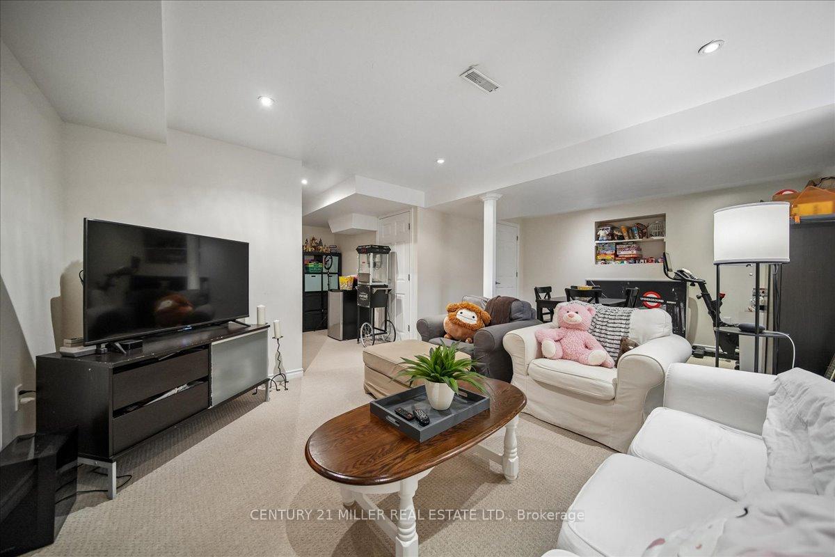 Photo 27 of 2400 Sequoia Way, Oakville, Westmount — HOMEH