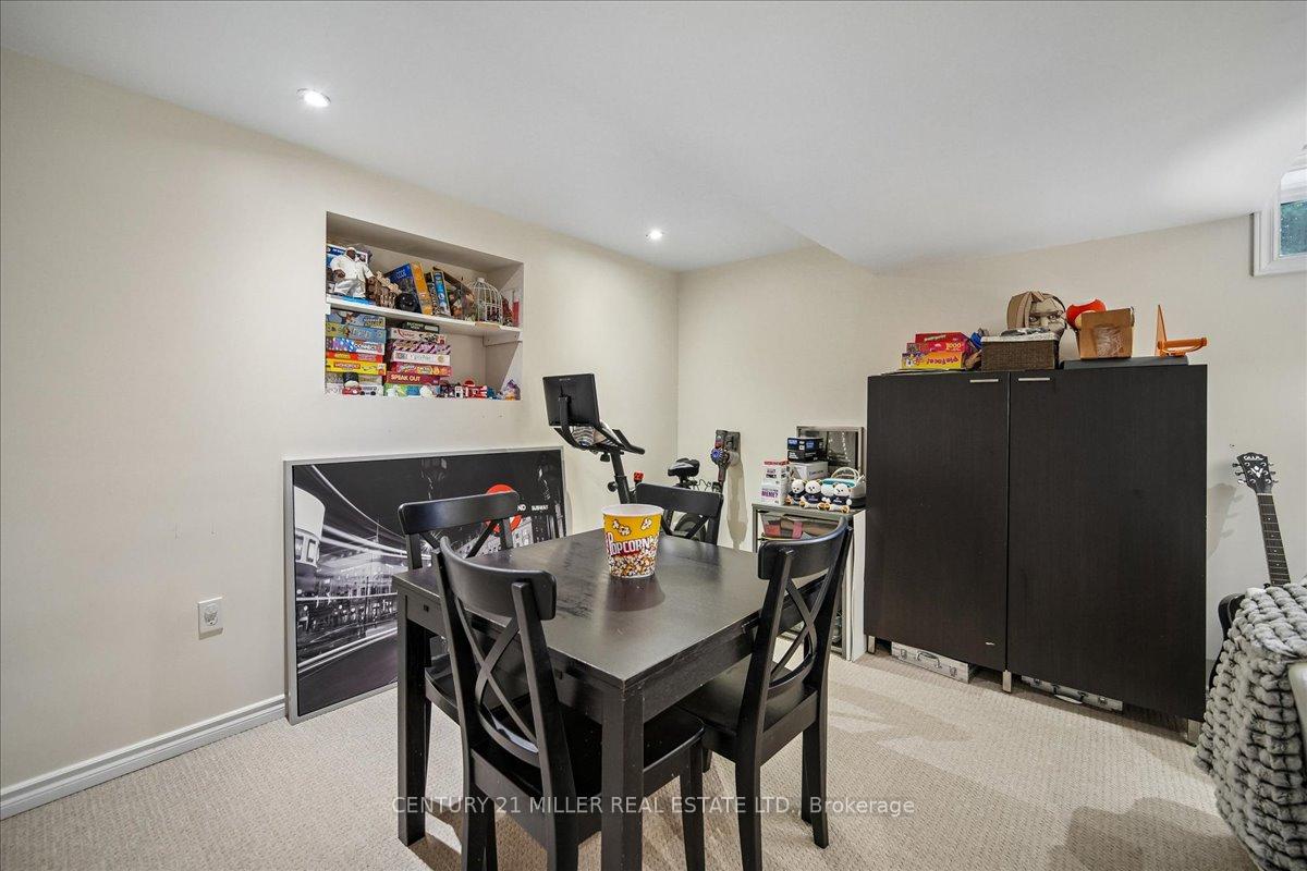 Photo 28 of 2400 Sequoia Way, Oakville, Westmount — HOMEH