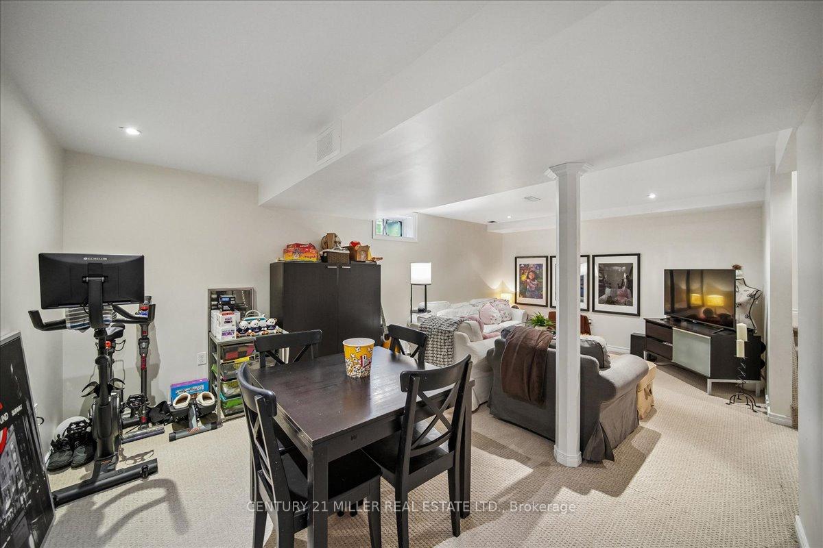 Photo 29 of 2400 Sequoia Way, Oakville, Westmount — HOMEH