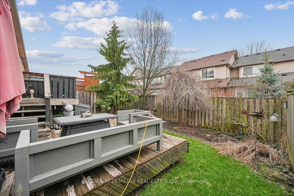 Photo 30 of 2400 Sequoia Way, Oakville, Westmount — HOMEH