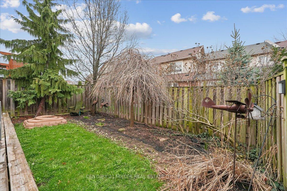 Photo 35 of 2400 Sequoia Way, Oakville, Westmount — HOMEH