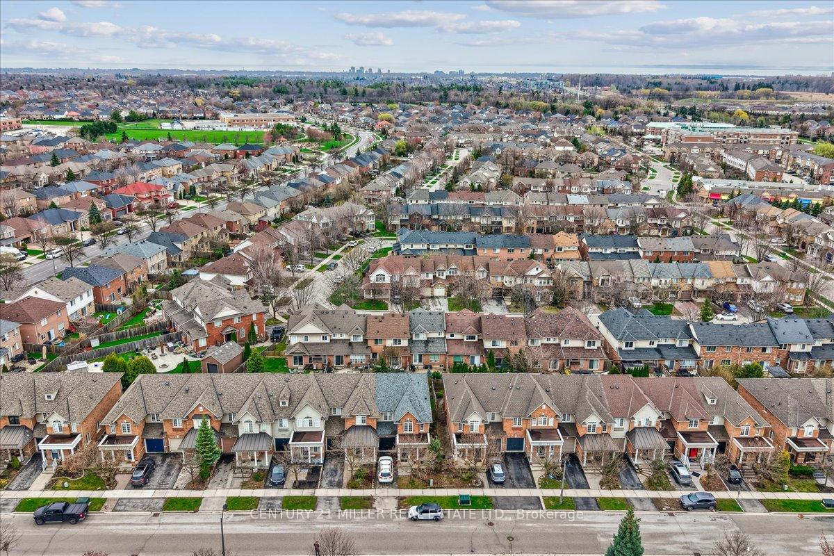 Photo 40 of 2400 Sequoia Way, Oakville, Westmount — HOMEH