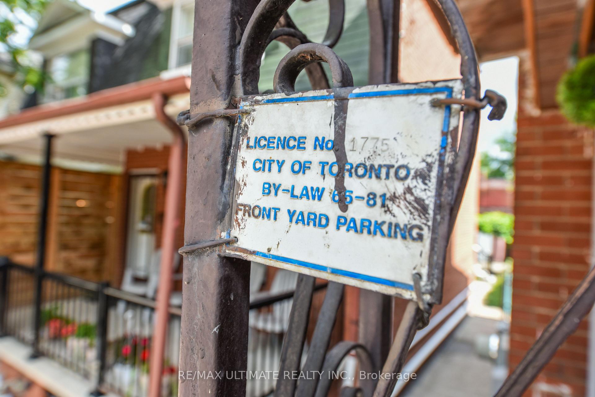 Photo 4 of 127 Salem Avenue, Toronto, Dovercourt-Wallace Emerson-Junction — HOMEH