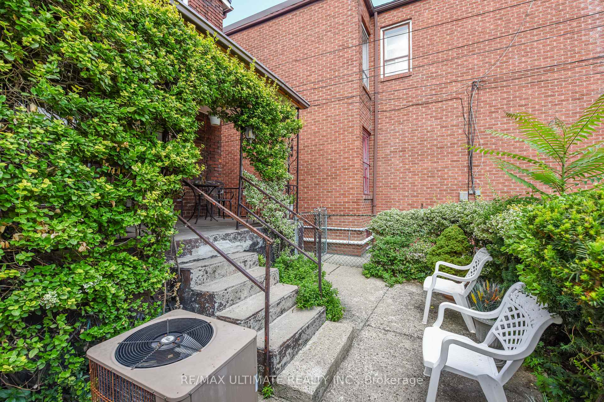 Photo 6 of 127 Salem Avenue, Toronto, Dovercourt-Wallace Emerson-Junction — HOMEH