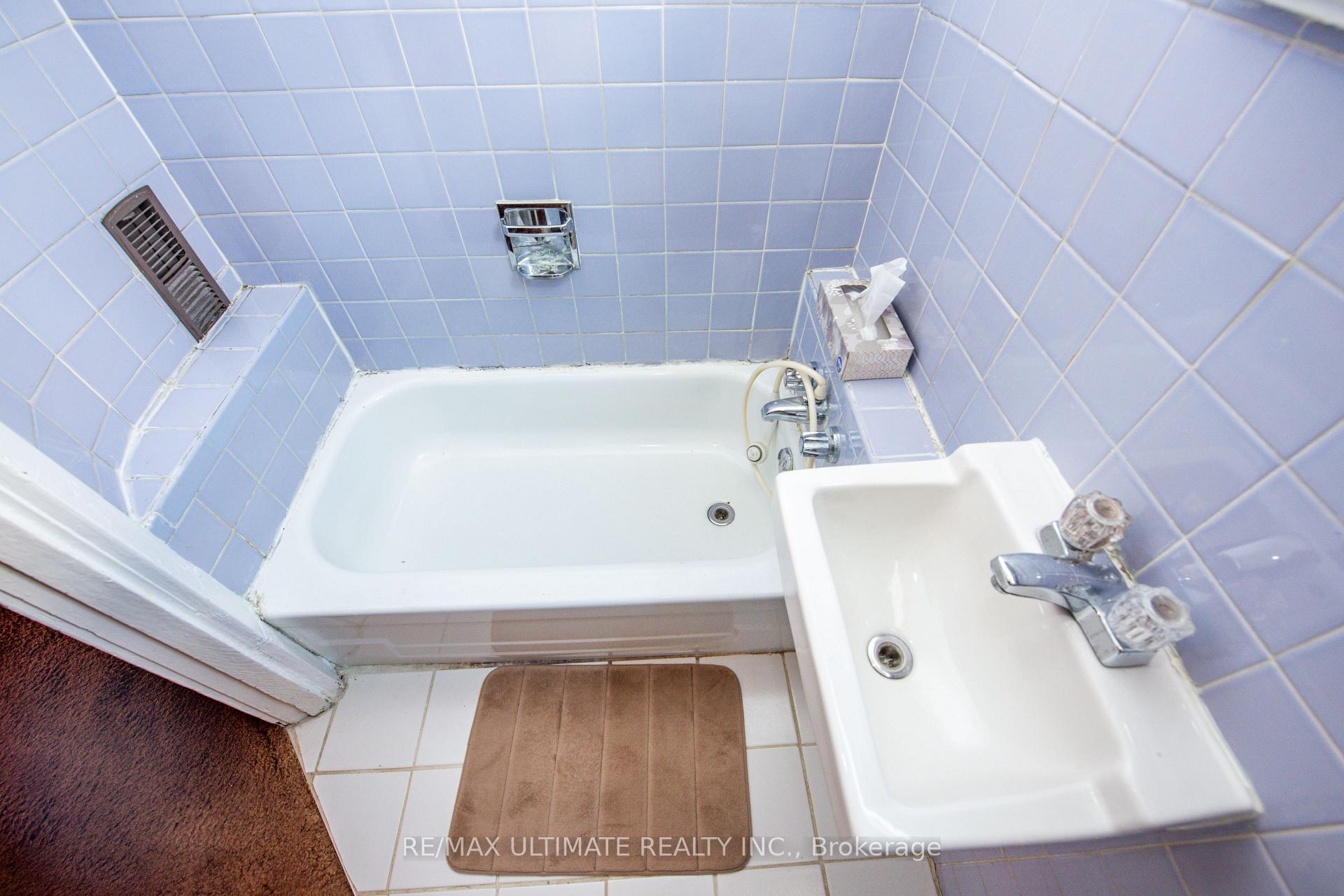 Photo 25 of 127 Salem Avenue, Toronto, Dovercourt-Wallace Emerson-Junction — HOMEH