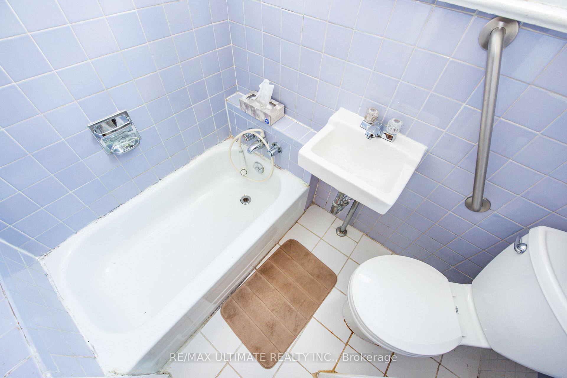 Photo 26 of 127 Salem Avenue, Toronto, Dovercourt-Wallace Emerson-Junction — HOMEH