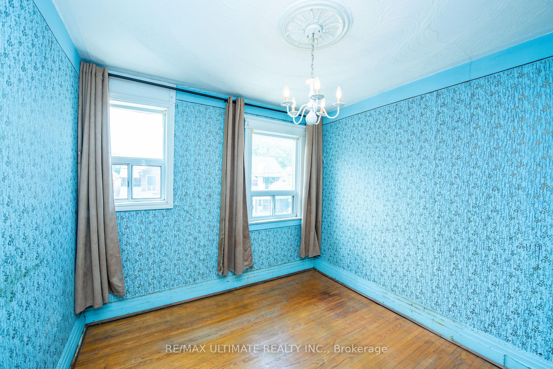 Photo 33 of 127 Salem Avenue, Toronto, Dovercourt-Wallace Emerson-Junction — HOMEH