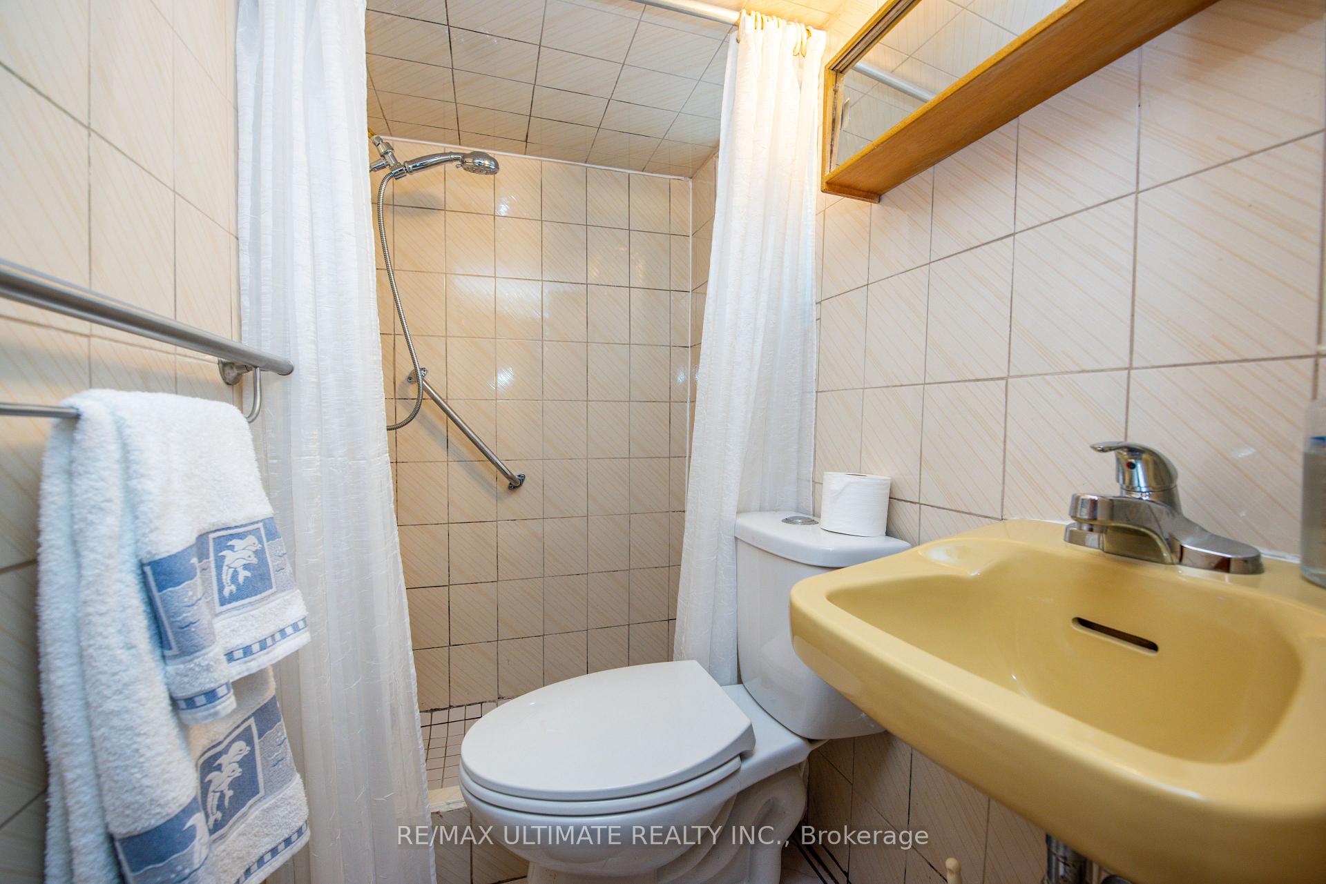Photo 41 of 127 Salem Avenue, Toronto, Dovercourt-Wallace Emerson-Junction — HOMEH