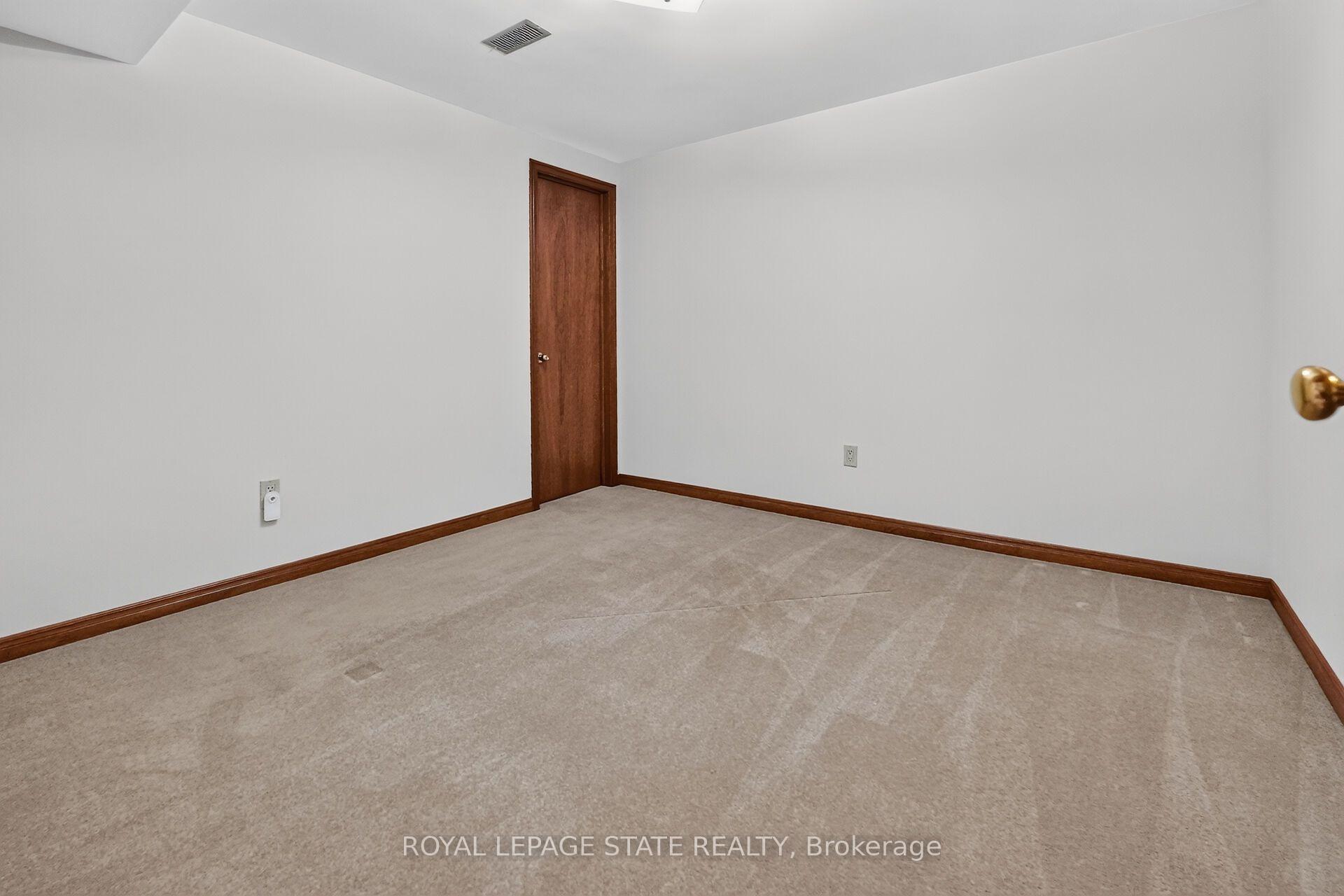 Photo 41 of 31 Princess Boulevard, Grimsby, Grimsby Beach — HOMEH