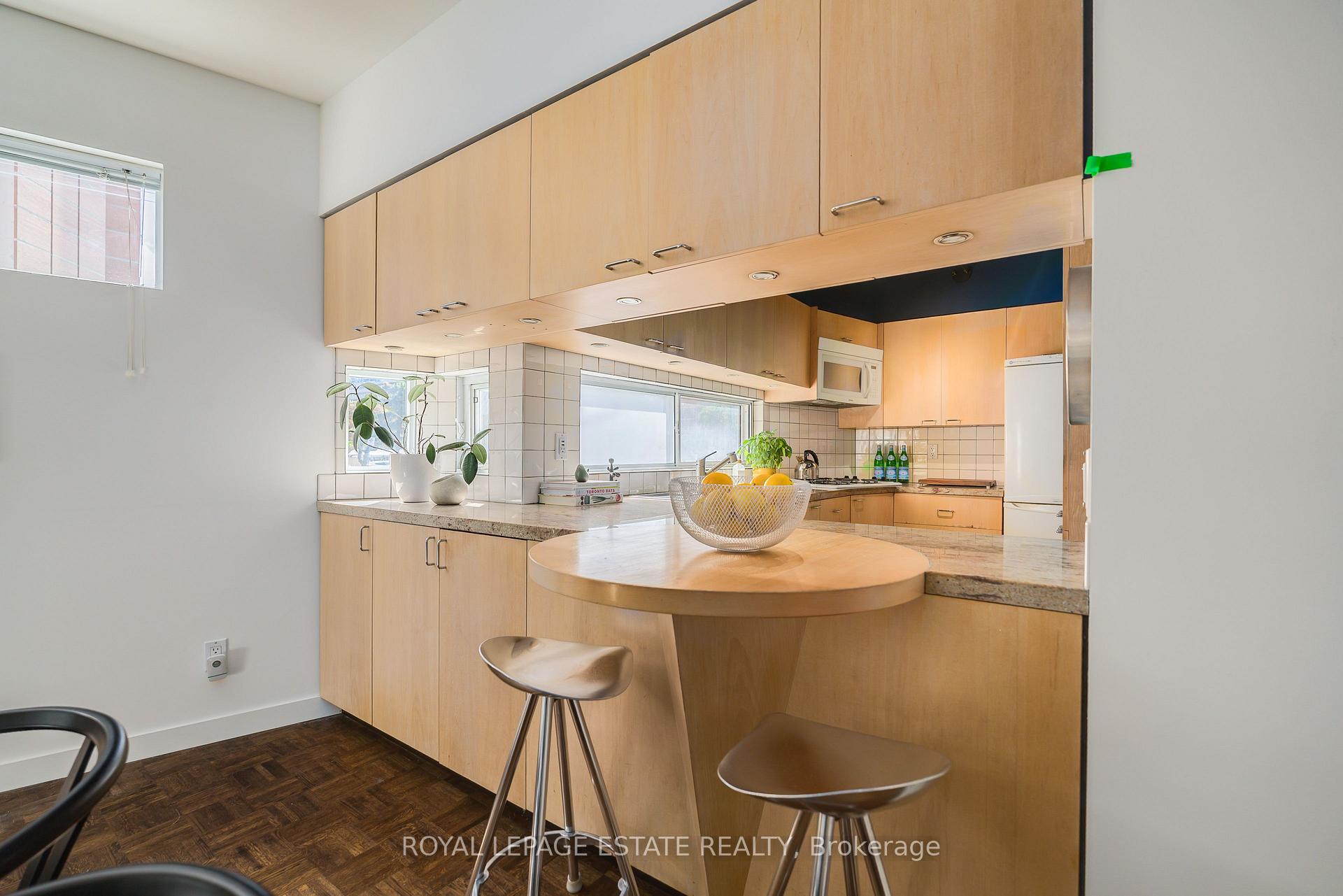 Photo 5 of 61 Seaton Street, Toronto, Moss Park — HOMEH