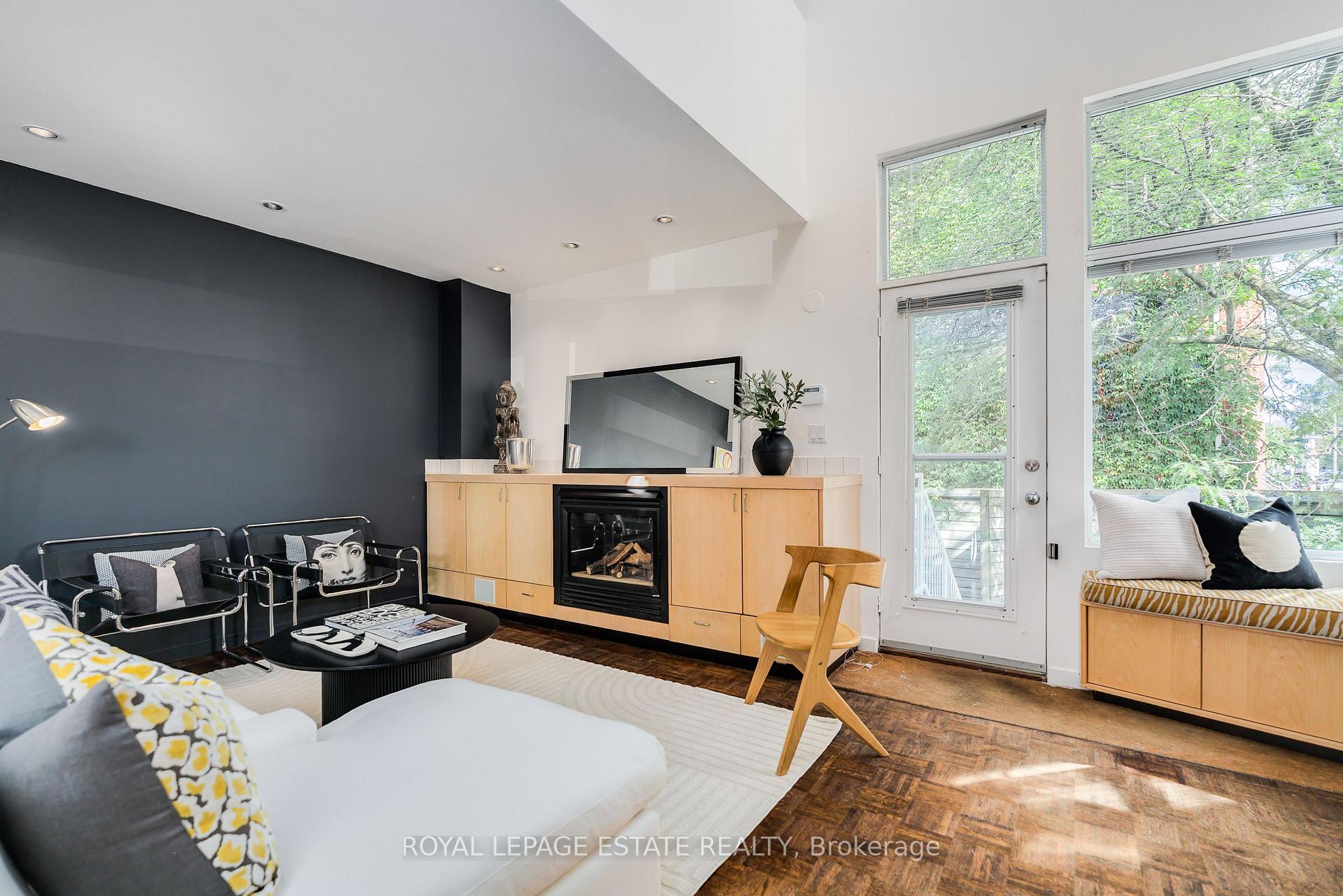 Photo 8 of 61 Seaton Street, Toronto, Moss Park — HOMEH