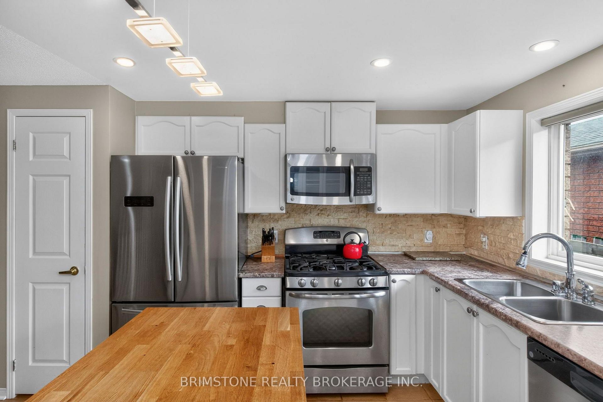 Photo 6 of 9 Holly Meadow Road, Barrie, Holly — HOMEH