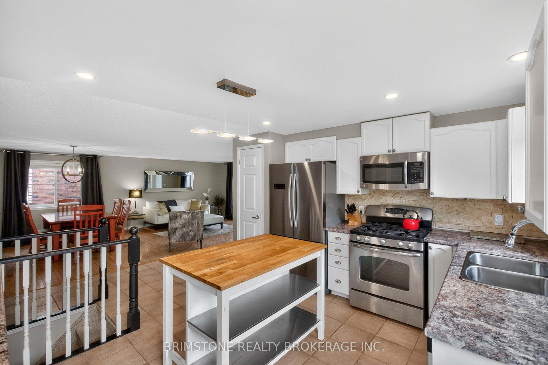Photo 7 of 9 Holly Meadow Road, Barrie, Holly — HOMEH