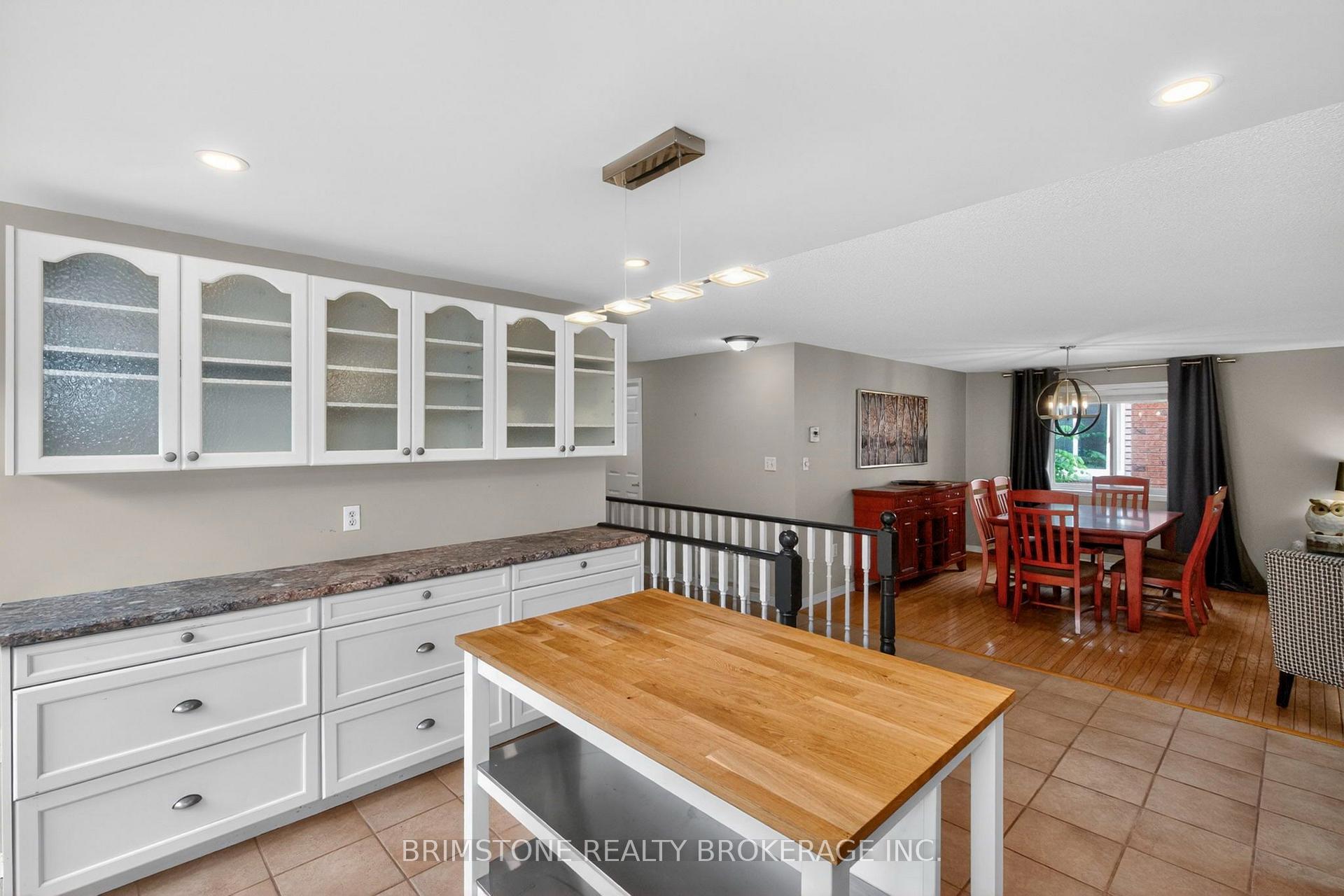 Photo 8 of 9 Holly Meadow Road, Barrie, Holly — HOMEH
